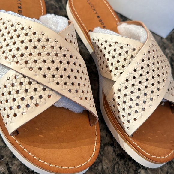 Lucky Brand Dadeen nigiri woven embossed slide NIB 9.5 - Picture 2 of 8
